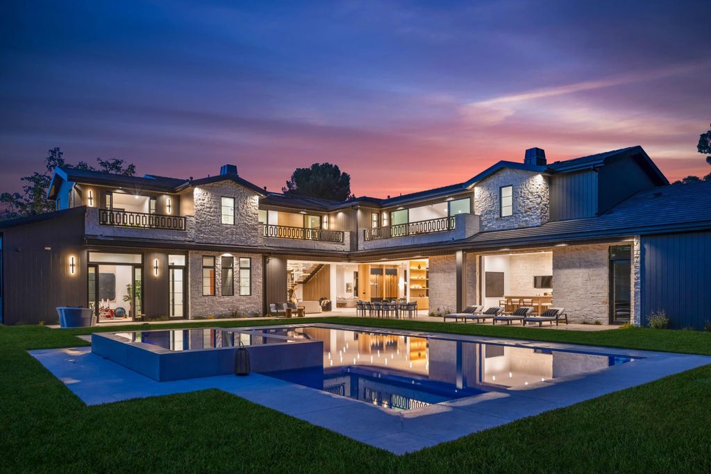 23650 Long Valley Rd, Hidden Hills, California is a beautiful contemporary farmhouse compound encompasses a grand corner in the exclusive guard-gated equestrian community of Hidden Hills.