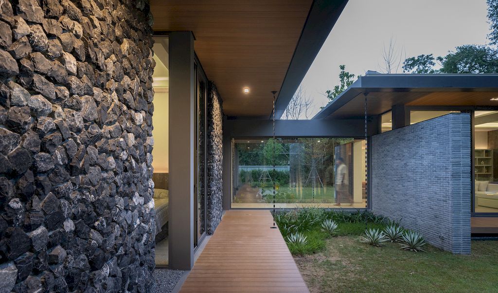 Lomsak Residence, respect & blend in with nature by Architecture's Matter