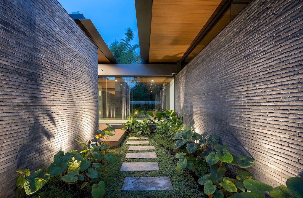 Lomsak Residence, respect & blend in with nature by Architecture's Matter