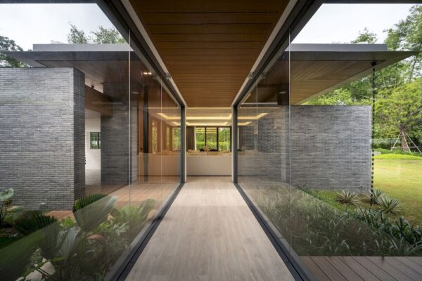 Lomsak Residence, respect & blend in with nature by Architecture’s Matter