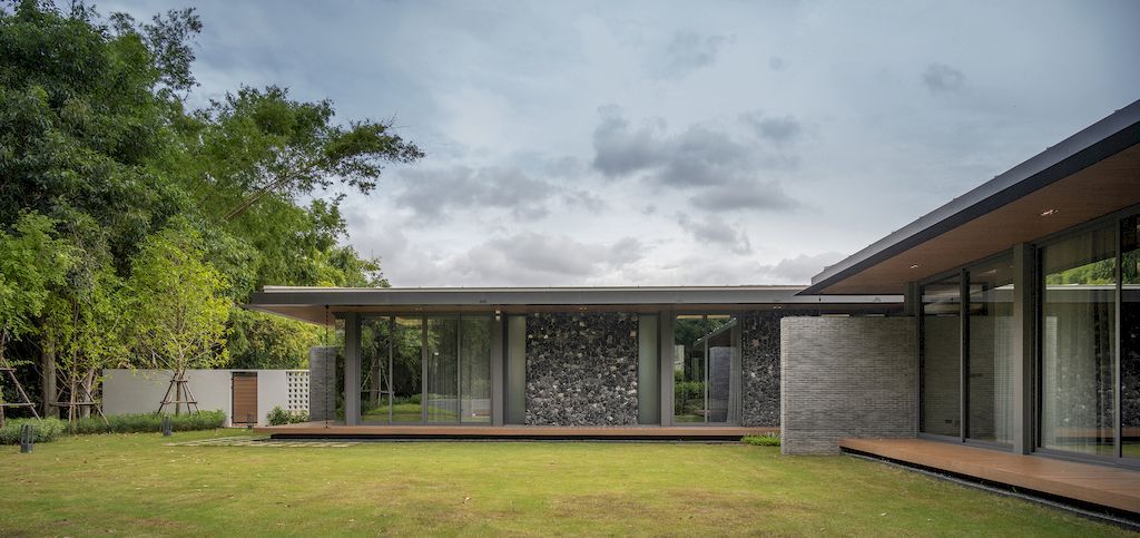 Lomsak Residence, respect & blend in with nature by Architecture's Matter