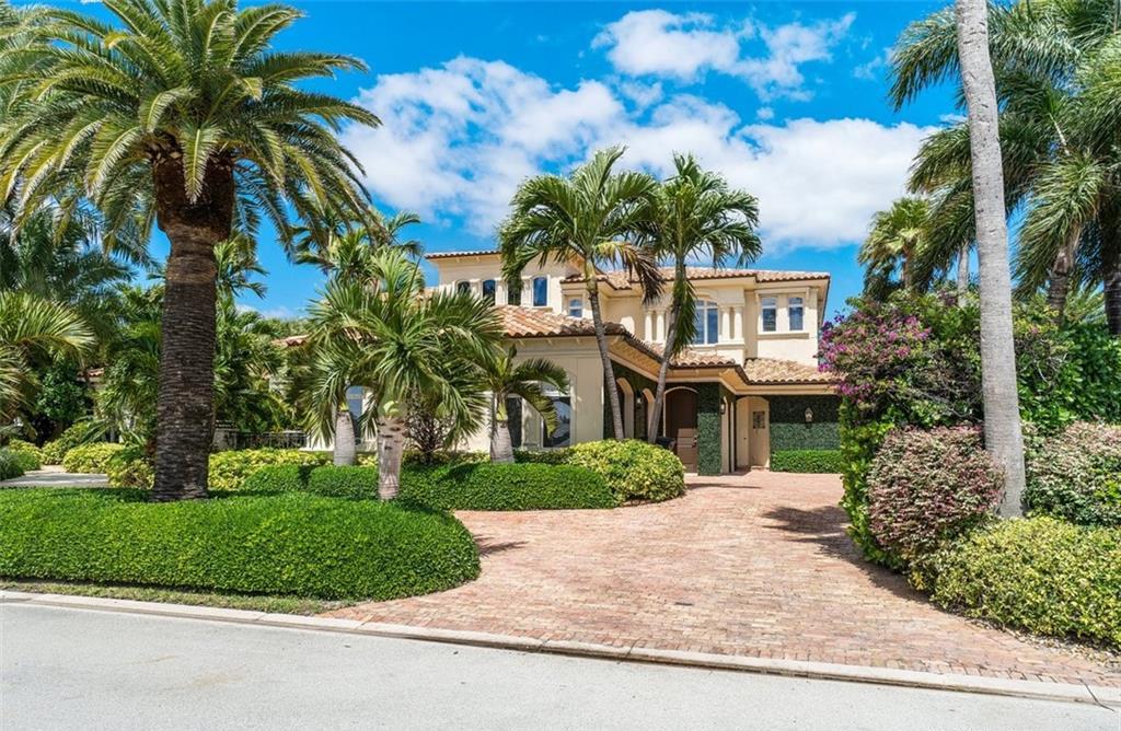 The Home in Stuart, a magnificent waterfront property with wonderful outdoor entertainment spaces set around an infinity pool and spa is now available for sale. This home located at 6881 SE North Marina Way, Stuart, Florida