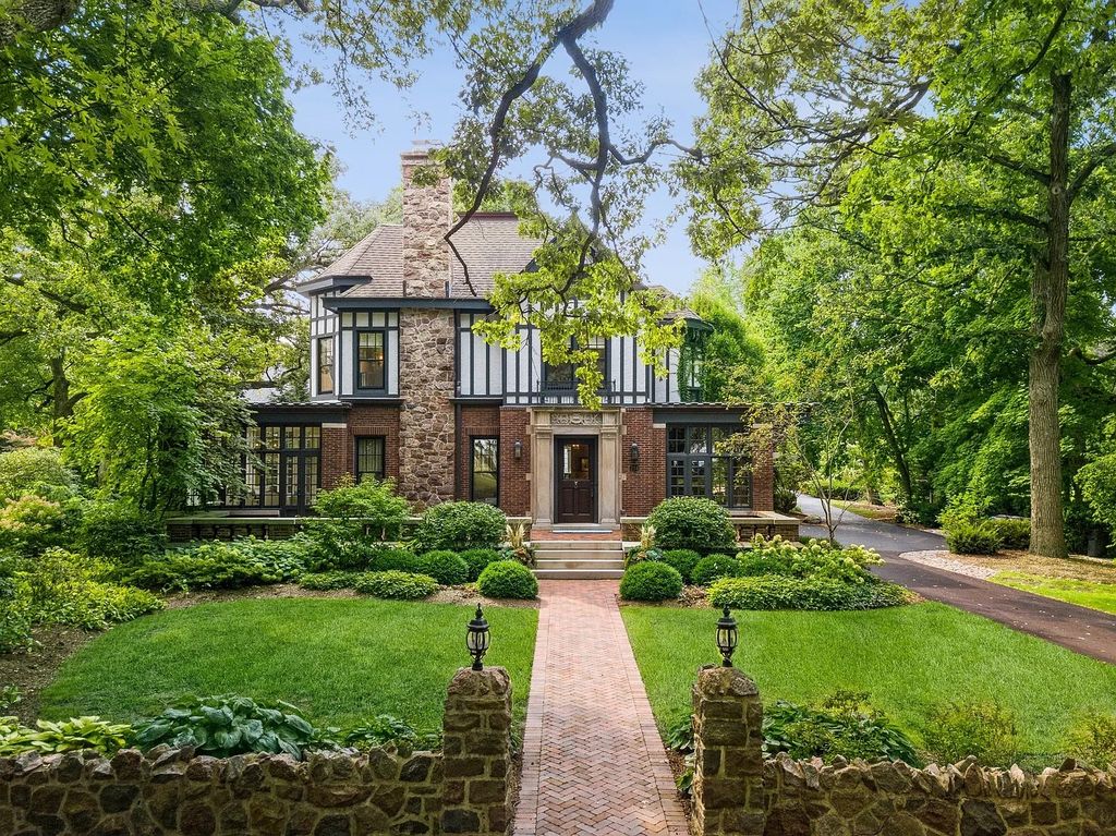 The House in Evanston exudes warmth and luxurious comfort from the minute you enter, now available for sale. This home located at 214 Greenwood St, Evanston, Illinois