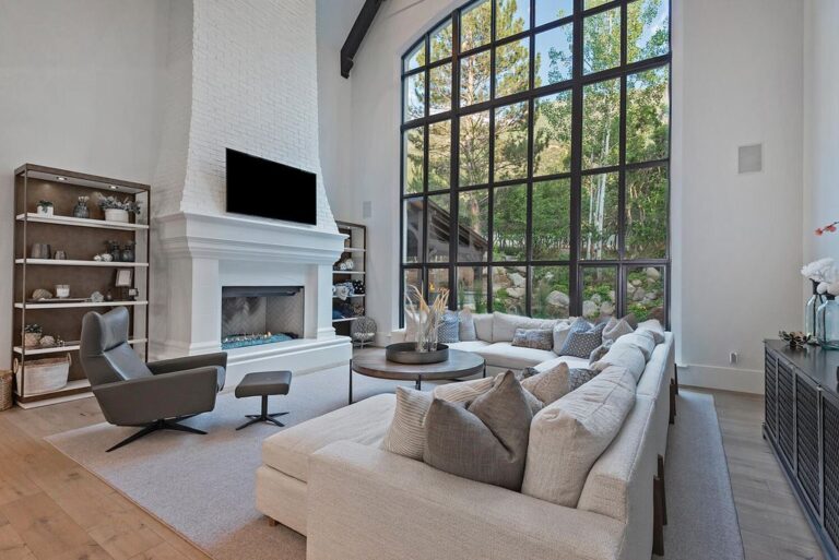 Secluded, Gated Estate Featuring Open and Light Floor Plan in Sandy, UT