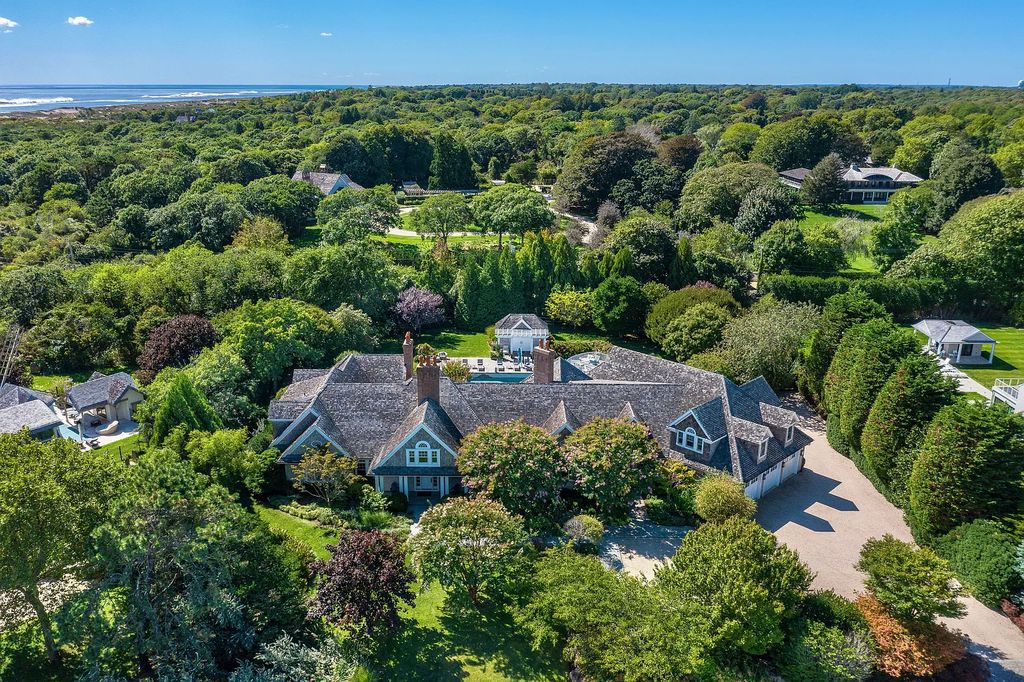 The Estate in Amaganset, an exquisitely timeless home just minutes from East Hampton and Montauk offers masterfully designed outdoor spaces and amazing resort amenities for entertainment is now available for sale. This home located at 10 Saint Marys Lane, Amagansett, New York