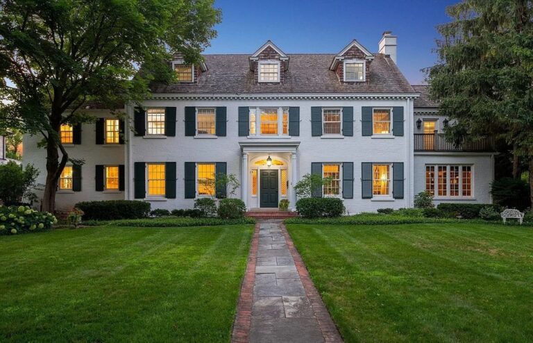 This $3.495M “Better than New” Estate in Kenilworth, IL Combines Original Architectural Elements with All New Gracious Features