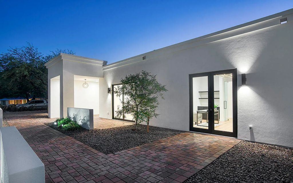 The Home in Scottsdale, a modern masterpiece in sought after location well designed great room plan with functional design, sprawling back yard with expansive grass area, wrap around covered patio is now available for sale. This home located at 11428 N 64th Pl, Scottsdale, Arizona