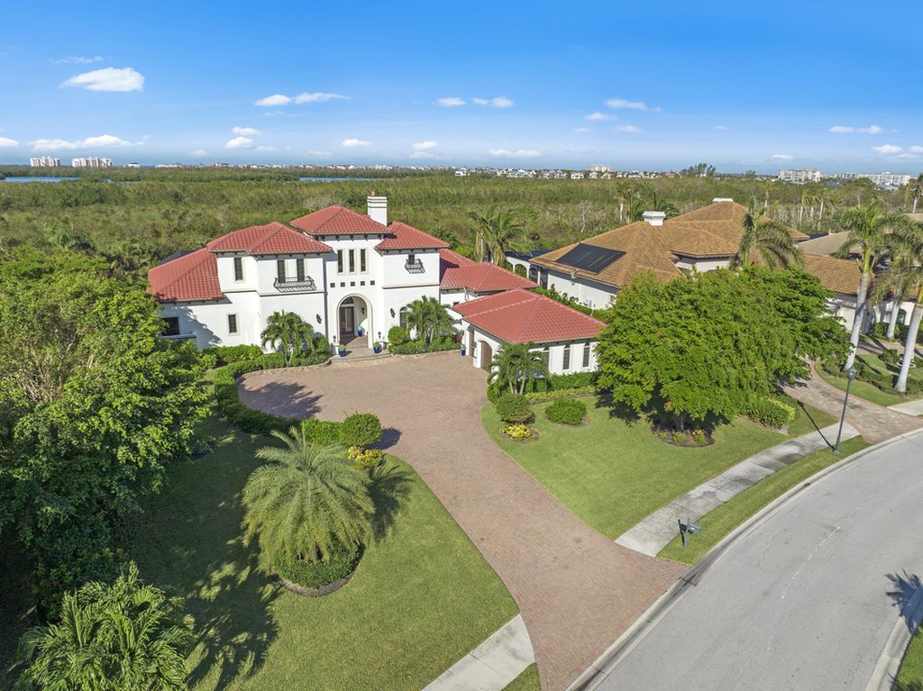 208 Audubon Boulevard, Naples, Florida is a beautiful estate designed for living life to the fullest and capable of accommodating a large family or multiple guests in total comfort.