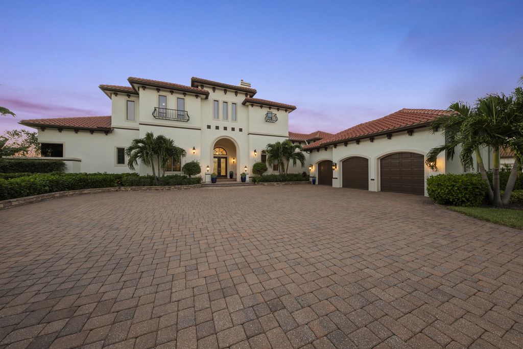 208 Audubon Boulevard, Naples, Florida is a beautiful estate designed for living life to the fullest and capable of accommodating a large family or multiple guests in total comfort.