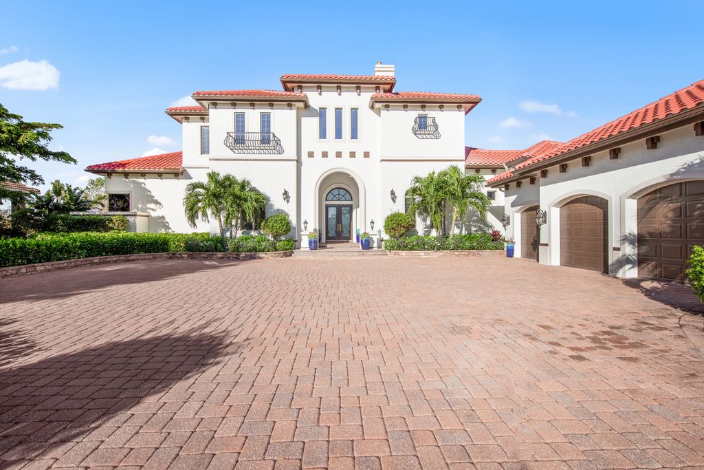 208 Audubon Boulevard, Naples, Florida is a beautiful estate designed for living life to the fullest and capable of accommodating a large family or multiple guests in total comfort.