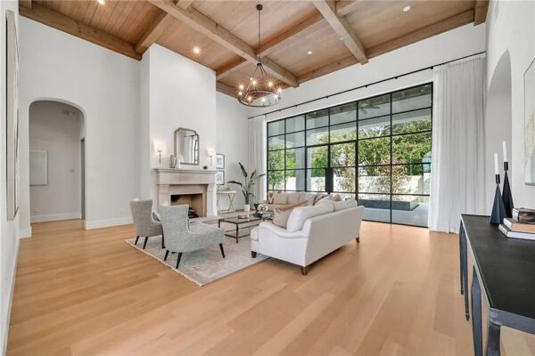 This $6.2 Million Nalle Custom Home in Austin is An Immaculate Modern ...