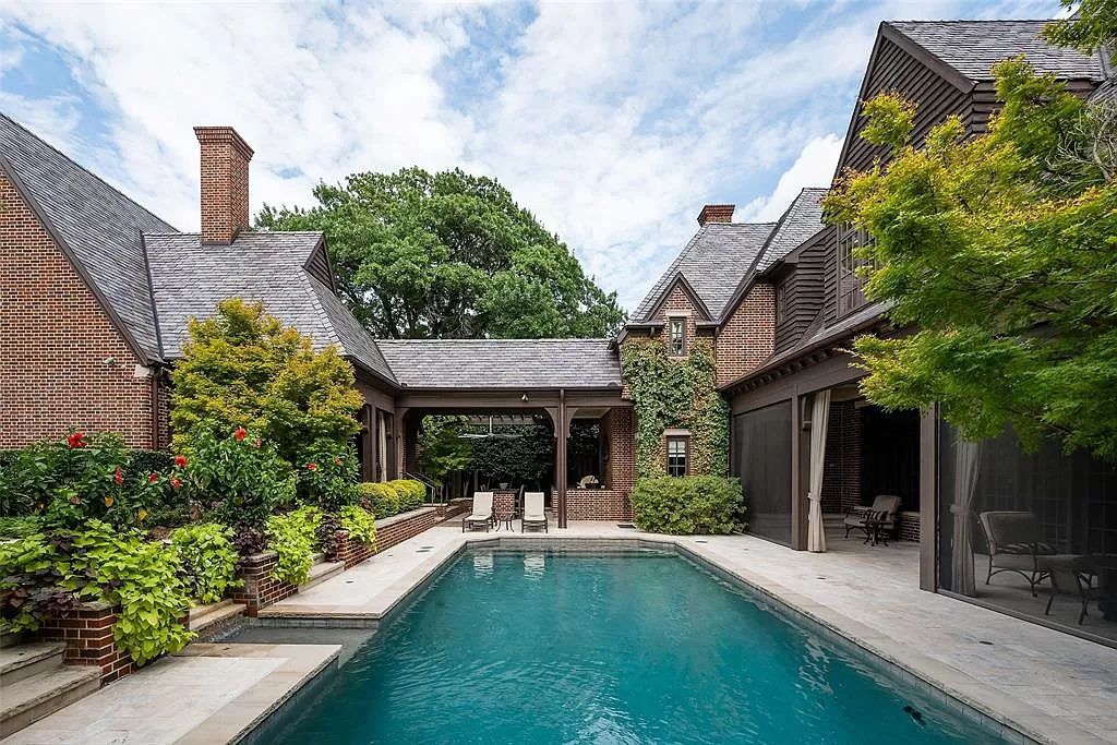 3628 Maplewood Avenue, Highland Park, Texas is a magnificent estate by Gilbert Homes with exquisite masonry work, warm rich interiors, beautifully appointed primary suite with fireplace and more.