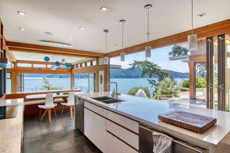 This C4.988M Ultimate Waterfront Residence Exceeds All Expectations in