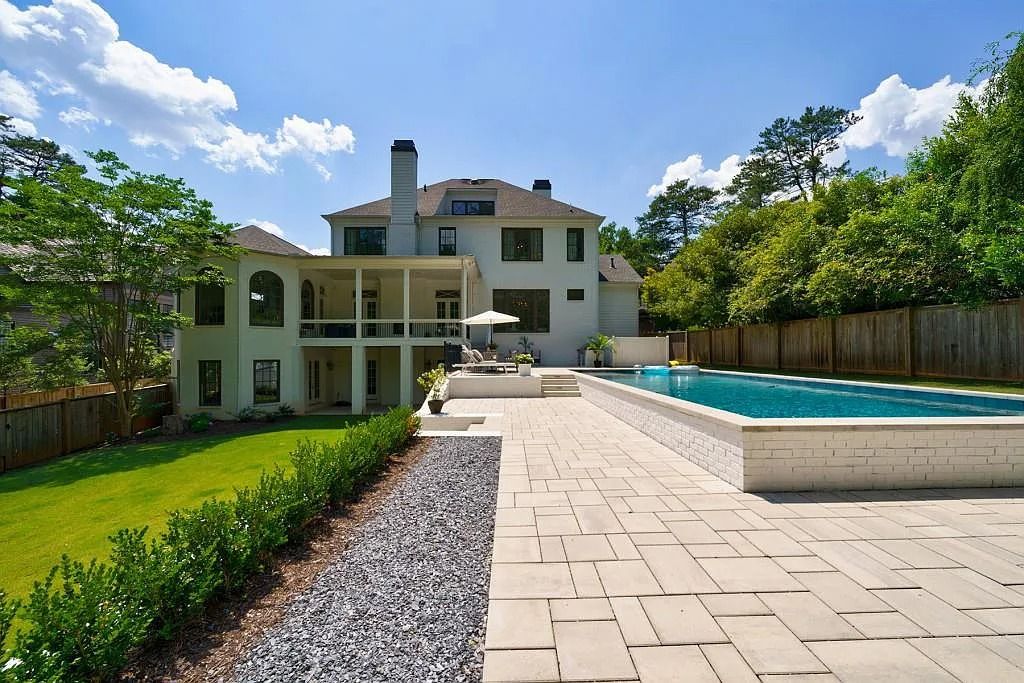 The Estate in Atlanta is a luxurious home set on a beautifully manicured lot which is perfect for entertaining now available for sale. This home located at 2799 Mabry Rd, Atlanta, Georgia; offering 06 bedrooms and 06 bathrooms with 6,100 square feet of living spaces. 