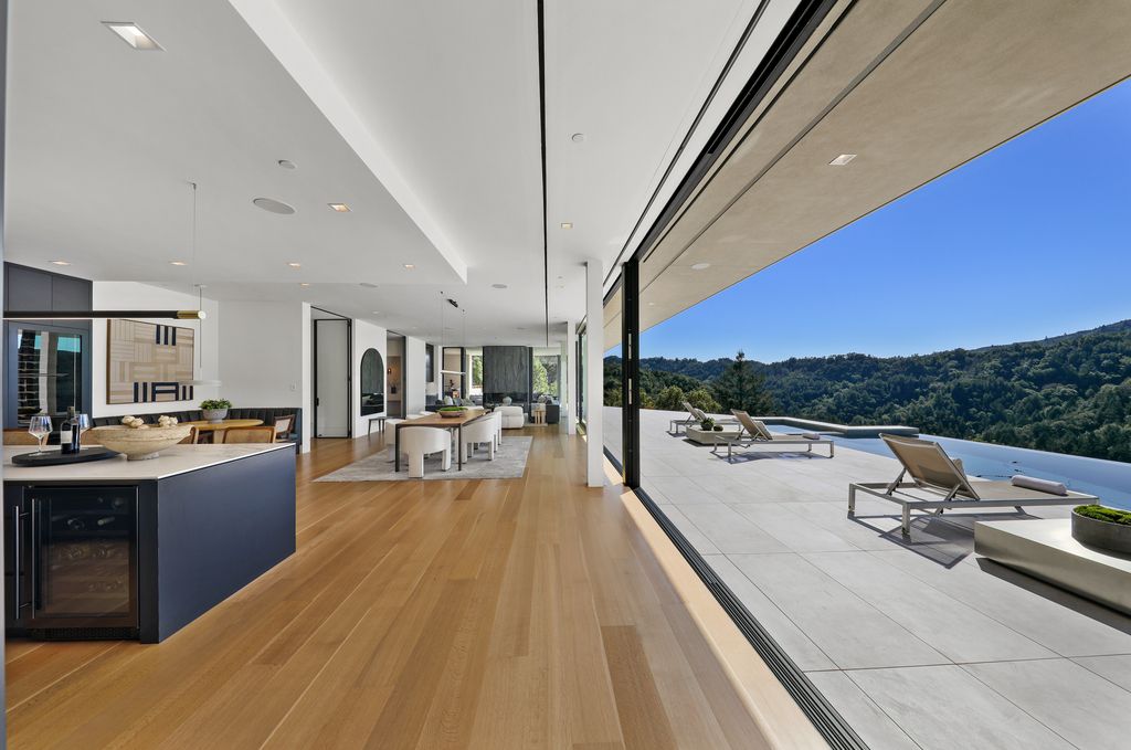 70 Ridgecrest Road, Kentfield, California is an architectural work of art on one of Marin County's most coveted sites with features include infinity edge pool, in ground spa, state of the art outdoor kitchen, fire pit, multiple lounging areas.