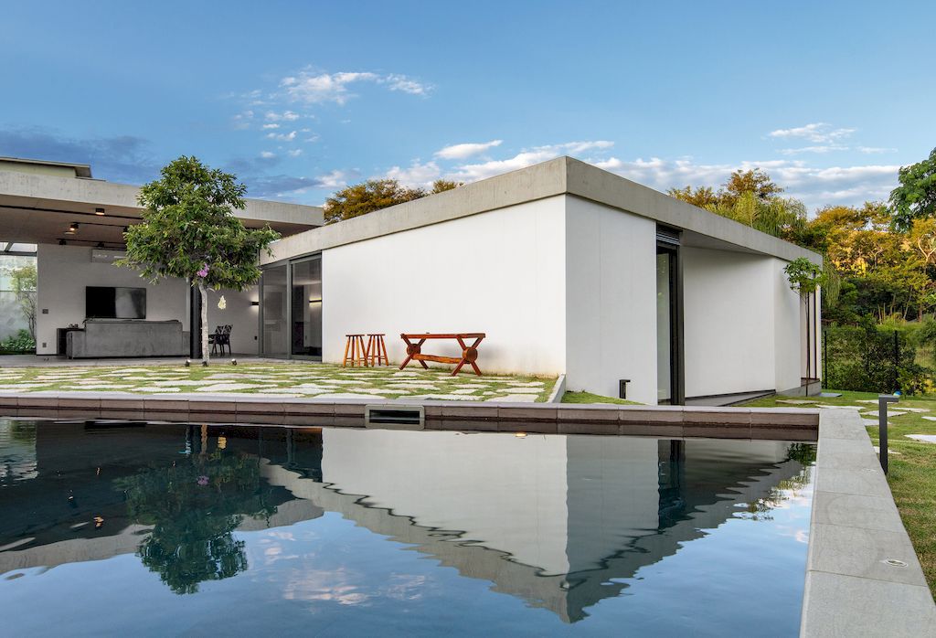 A3L House with Outside Living Connection Design by Obra Arquitetos