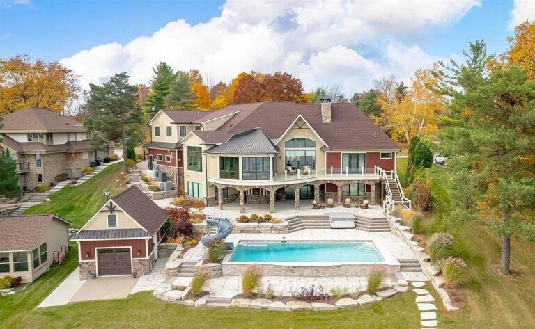 Luxurious Lakeside Living: A 6-Bedroom Masterpiece on Silver Lake, Michigan