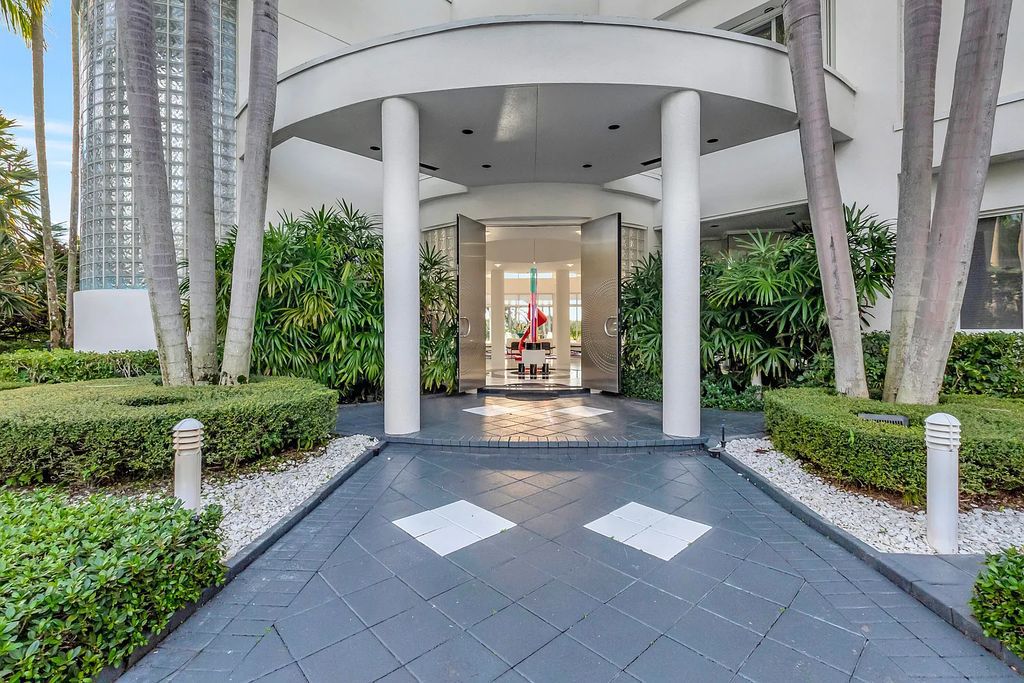 5297 Princeton Way, Boca Raton, Florida is an architectural marvel with deco-modern design and excess of natural sunlight built for entertaining, located in the prestigious Princeton Estates. 