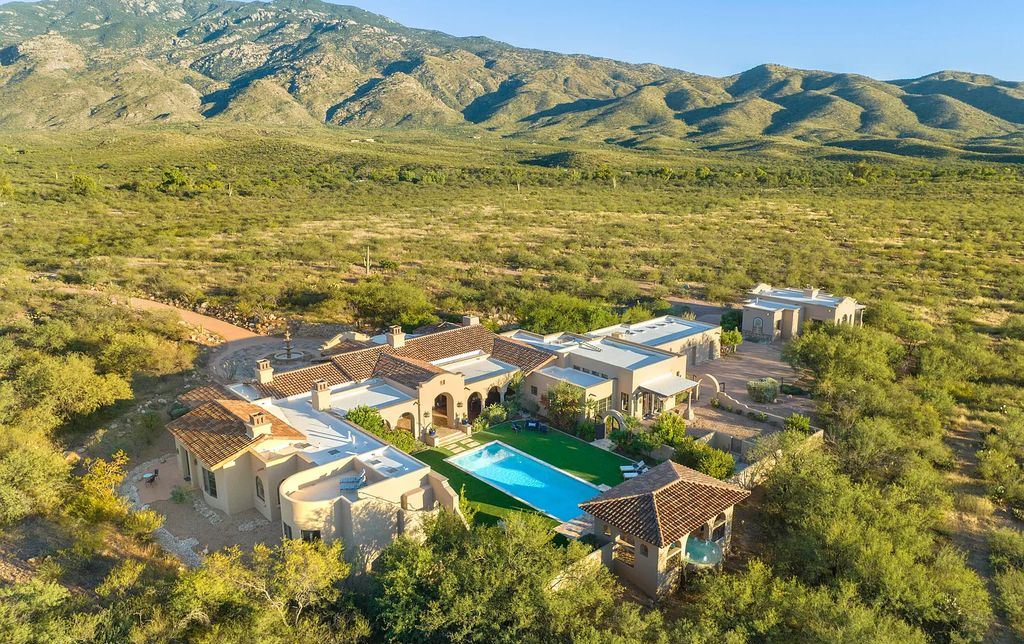 6200 S X9 Ranch Rd, Vail, Arizona is a custom-crafted were carefully designed to incorporate the essence of the surrounding natural setting and panoramic views of the mountains.