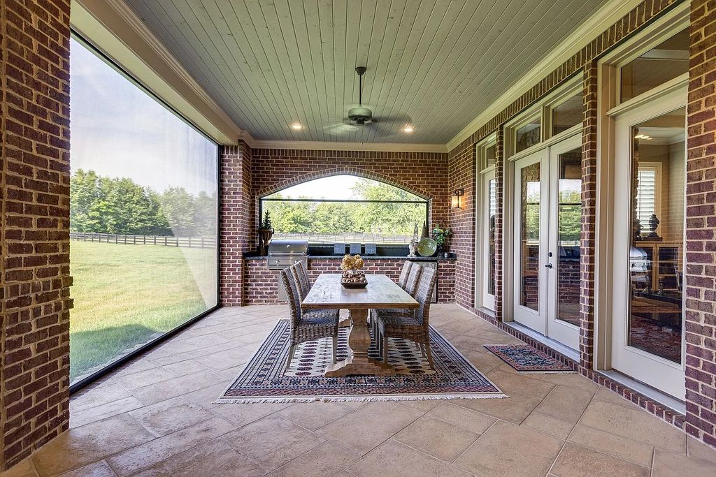 The Estate in Franklin is a luxurious home set on prefect location with incredible outdoor living area now available for sale. This home located at 1014 Buena Vista Dr, Franklin, Tennessee; offering 05 bedrooms and 06 bathrooms with 6,978 square feet of living spaces.