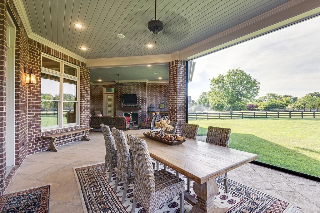 The Estate in Franklin is a luxurious home set on prefect location with incredible outdoor living area now available for sale. This home located at 1014 Buena Vista Dr, Franklin, Tennessee; offering 05 bedrooms and 06 bathrooms with 6,978 square feet of living spaces.