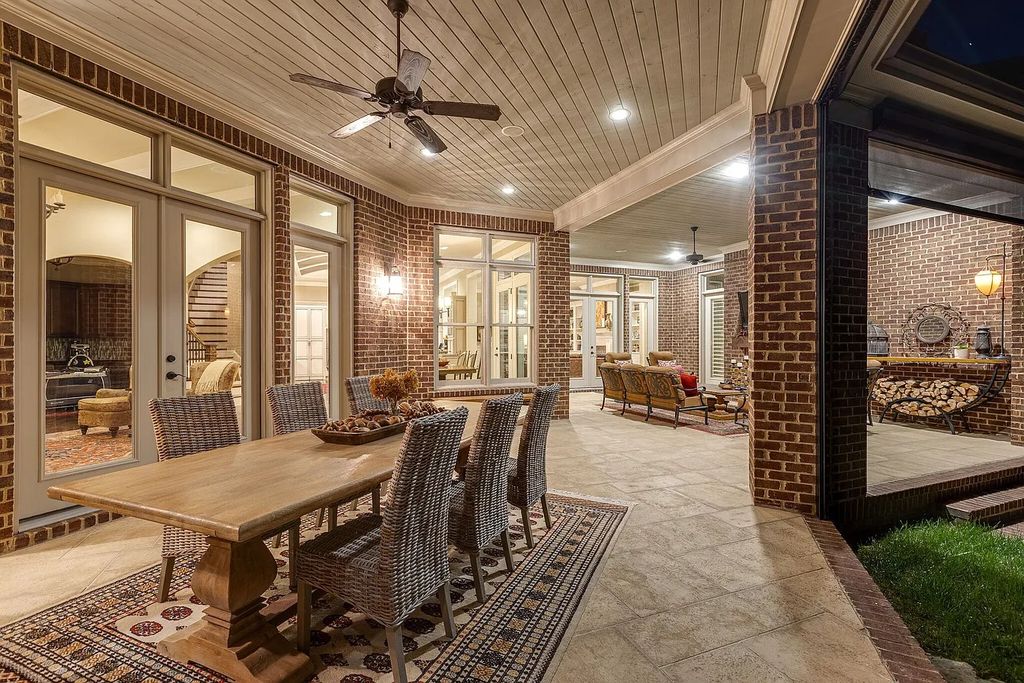 The Estate in Franklin is a luxurious home set on prefect location with incredible outdoor living area now available for sale. This home located at 1014 Buena Vista Dr, Franklin, Tennessee; offering 05 bedrooms and 06 bathrooms with 6,978 square feet of living spaces.