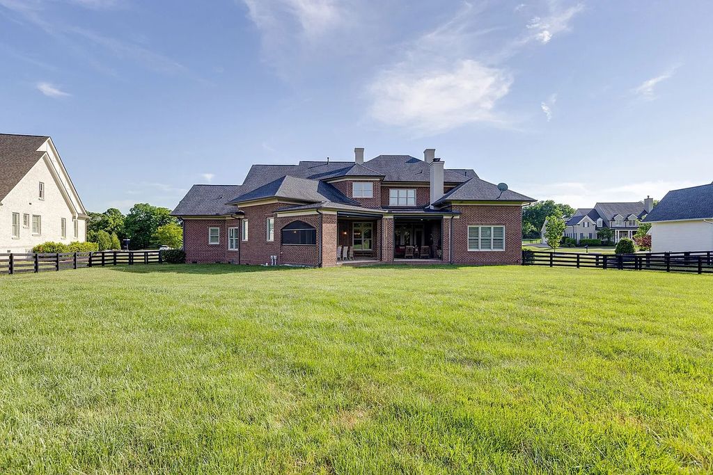 The Estate in Franklin is a luxurious home set on prefect location with incredible outdoor living area now available for sale. This home located at 1014 Buena Vista Dr, Franklin, Tennessee; offering 05 bedrooms and 06 bathrooms with 6,978 square feet of living spaces.