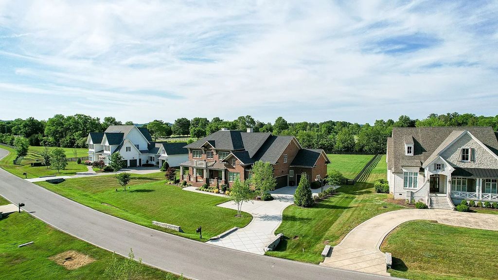 The Estate in Franklin is a luxurious home set on prefect location with incredible outdoor living area now available for sale. This home located at 1014 Buena Vista Dr, Franklin, Tennessee; offering 05 bedrooms and 06 bathrooms with 6,978 square feet of living spaces.