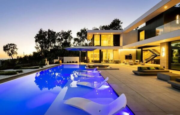 Exceptional Modern Mansion in Beverly Hills with Spectacular Panoramic ...