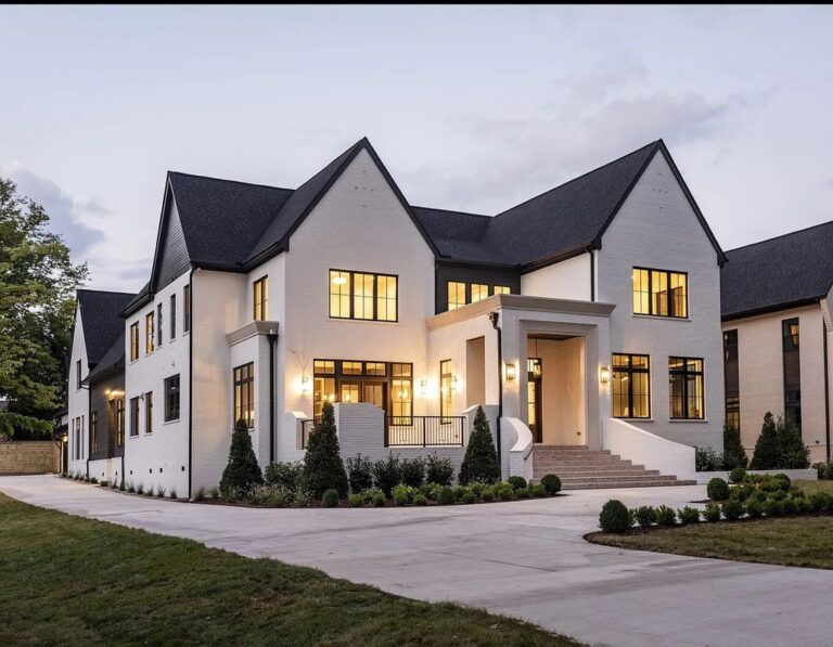 Exhibiting the Highest Quality and Design Standards, This Stunning Contemporary Home in Nashville, TN