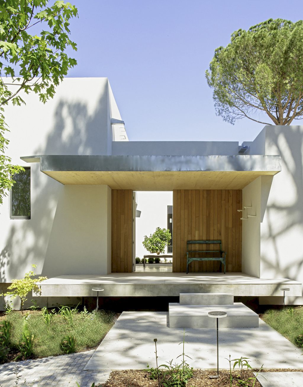 House AS, an Elegant House With Outdoor Living Connection by Ábaton