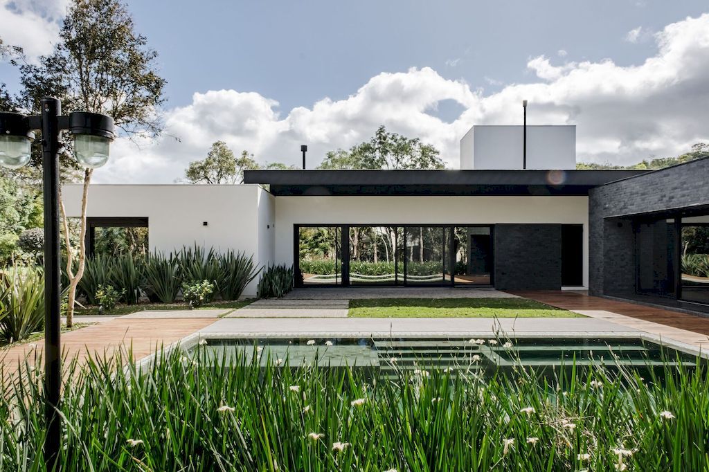 JPP House, Reconciles Architecture and Nature by Zanesco Arquitetura