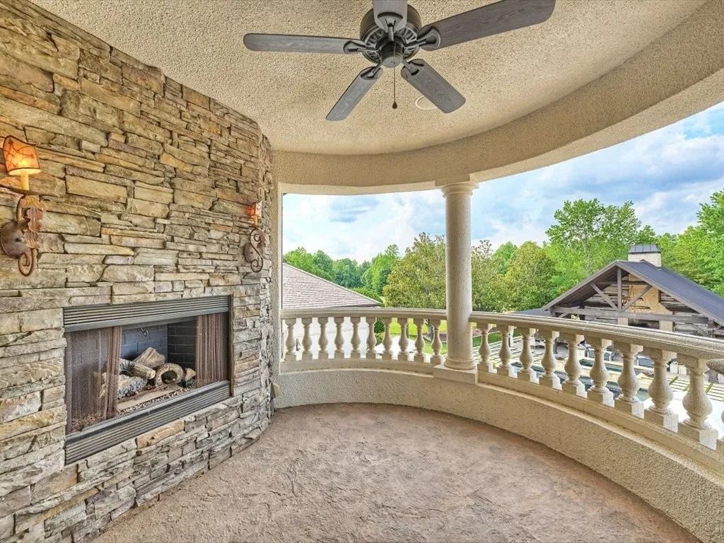 The Estate in Mooresville is a luxurious home with an amazing outdoor entertainment area including vanishing edge upper pool, pool house/cabana, now available for sale. This home located at 355 Pelham Ln, Mooresville, North Carolina