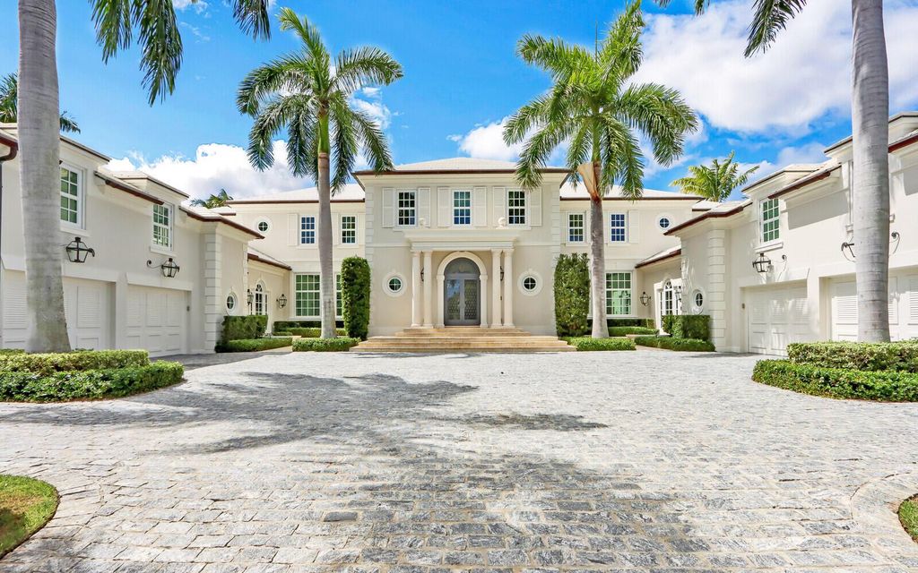 1350 N Lake Way, Palm Beach, Florida is a beautiful lakefront mansion was originally constructed in 2013 and billionaire former casino mogul Steve Wynn paid $49 million for this estate in December 2021.