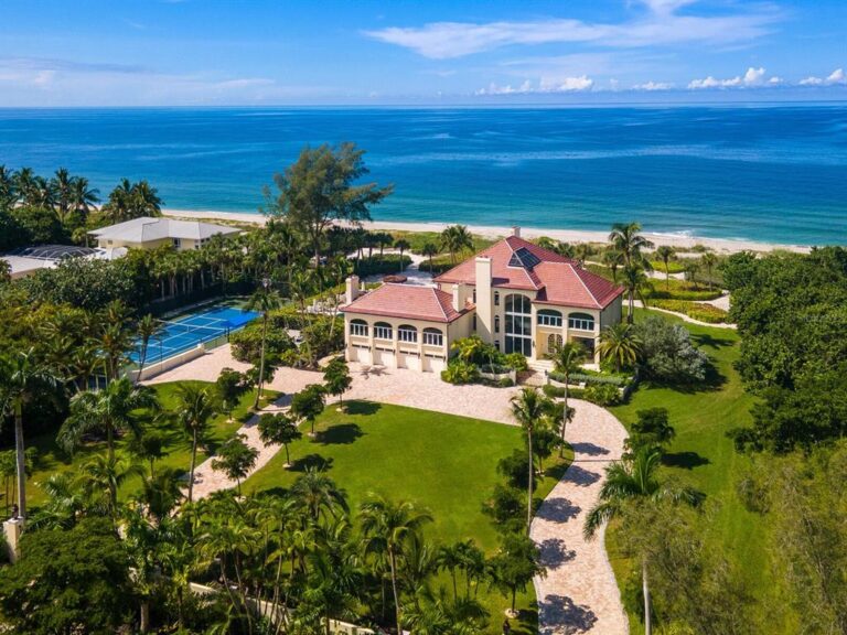 One of The Most Significant Beachfront Properties on The Entire Gulf Coast in Sarasota Seeking for $16.8 Million