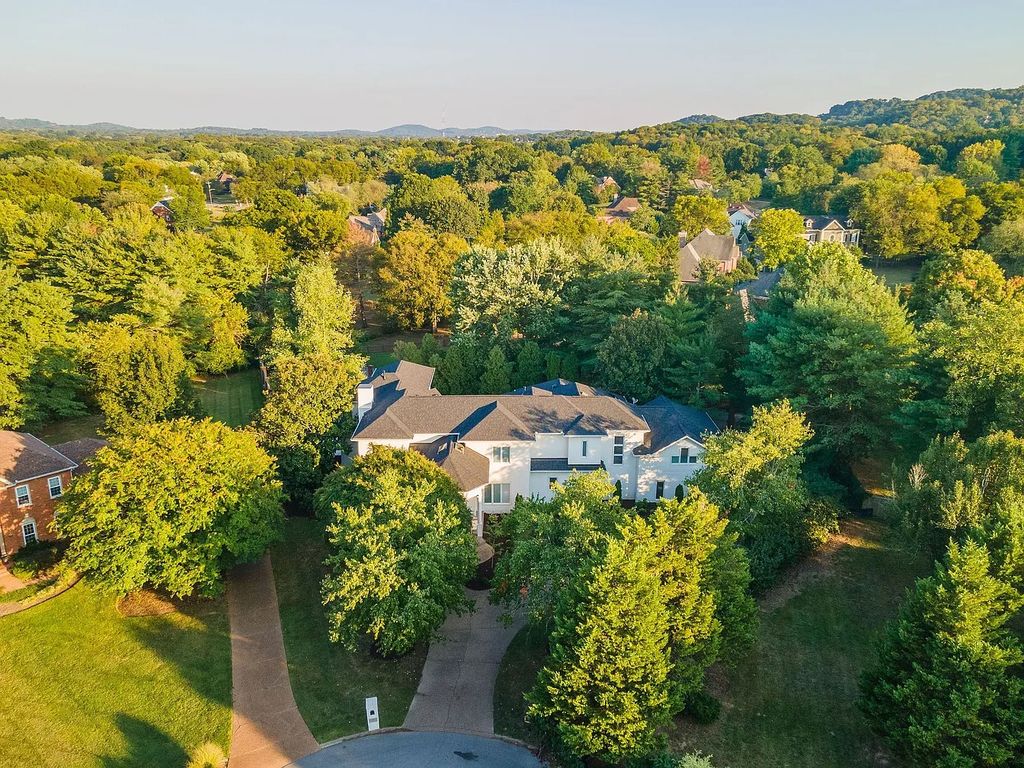 The Estate in Brentwood is a luxurious home situated on a picturesque cul-de-sac and recently added decorative features with chic now available for sale. This home located at 6205 Mapleton Ct, Brentwood, Tennessee; offering 05 bedrooms and 06 bathrooms with 6,442 square feet of living spaces. 