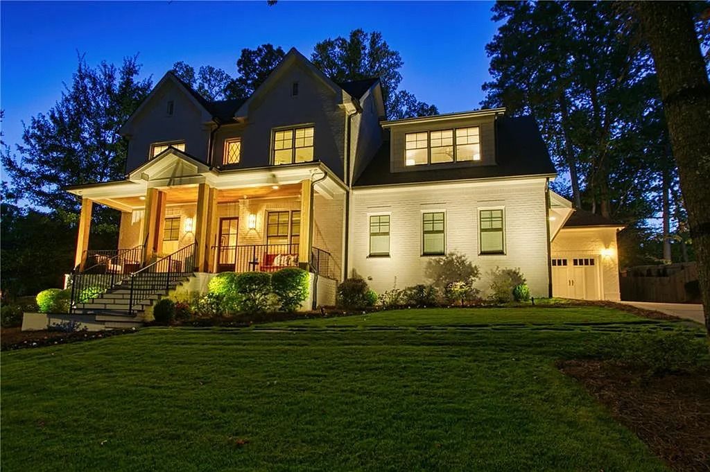 The Estate in Atlanta is a luxurious home beautifully maintained and move-in ready now available for sale. This home located at 3026 W Roxboro Rd NE, Atlanta, Georgia; offering 06 bedrooms and 06 bathrooms with 6,162 square feet of living spaces. 