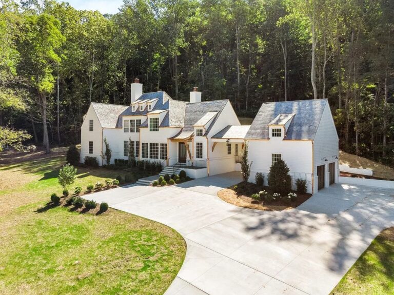 This $4.499M Gorgeous New Masterpiece Seamlessly Blends Architecture and Thoughtful Design in Franklin, TN
