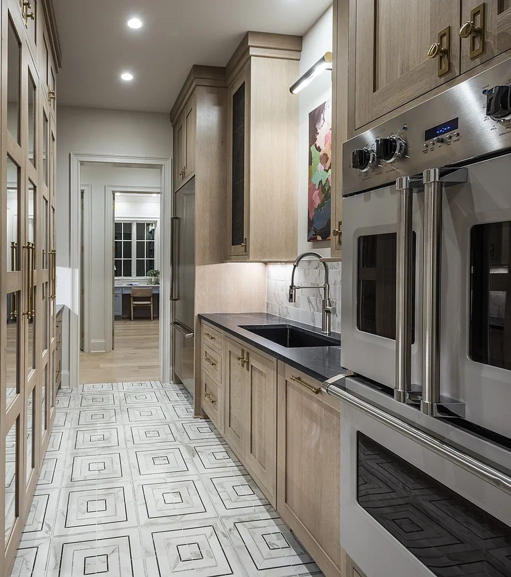 This Tately Home in Brentwood, Tennessee Captures the Beauty of ...