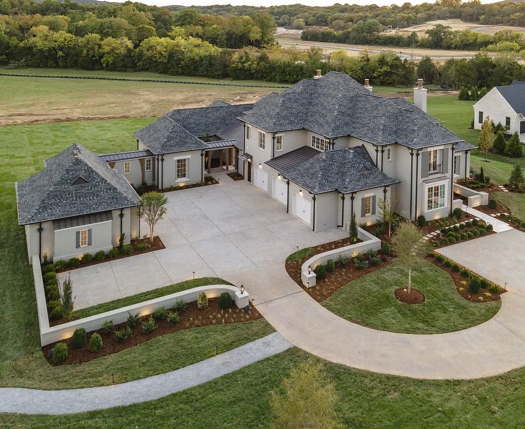 The Estate in Brentwood is a luxurious home accessed by a fabulous courtyard now available for sale. This home located at 1557 Sunset Rd Lot 6, Brentwood, Tennessee; offering 05 bedrooms and 08 bathrooms with 7,685 square feet of living spaces.