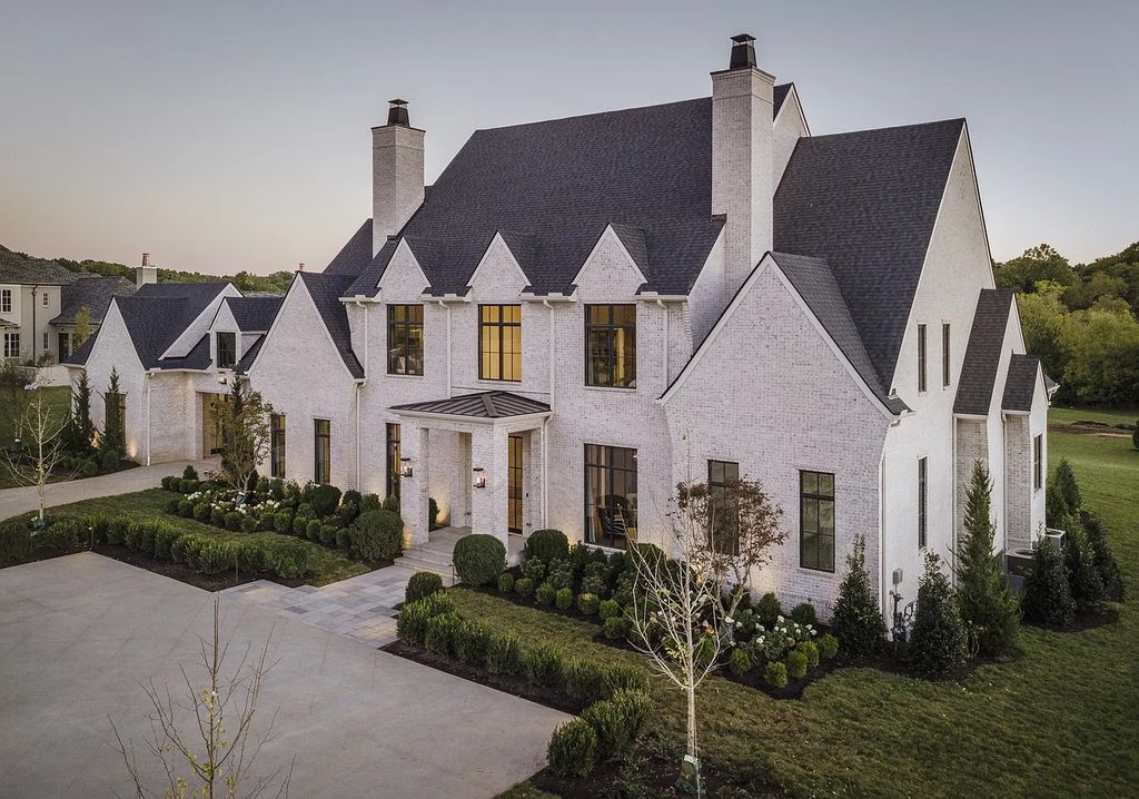 The Estate in Brentwood is a luxurious home of custom interior design and details now available for sale. This home located at 1553 Sunset Rd Lot 5, Brentwood, Tennessee; offering 05 bedrooms and 08 bathrooms with 8,764 square feet of living spaces. 