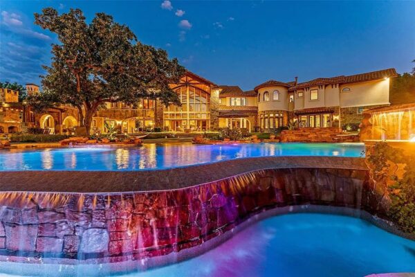 This $7.85 Million Endless Oasis in Weatherford Texas provides Luxurious Recreational and Residential Experience