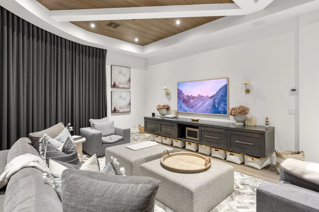 The Las Vegas Estate, a magnificent property has been completely redesigned with the finest quality finishes sitting on a half acre behind the guarded gates of Indigo in The Ridges is now available for sale. This home located at 42 Crested Cloud Way, Las Vegas, Nevada