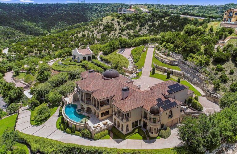 Villa Del Lago, An Uniquely Magnificent Estate Sit on A Hillside Hollow with Captivating Views in Austin Texas Come Back on The Market for $35 Million