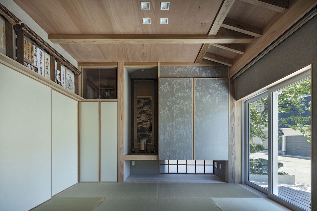 Villa UONUMA embodies intimacy and openness by Tsutsumi & Associates