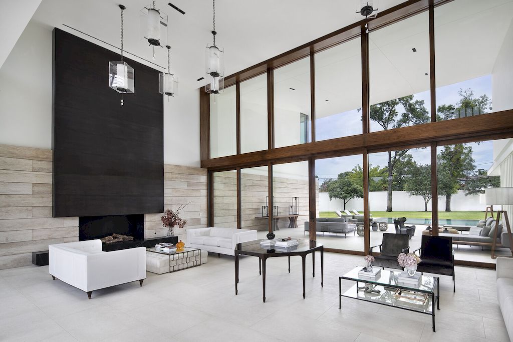 West residence with classical architectural & modern design by Miró Rivera