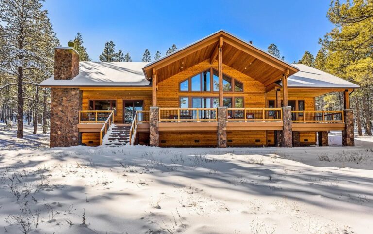 This Rustic Elegance $3.15 Million Home in Munds Park Arizona Overwhelms You With Majestic Natural Forest Views And Absolute Privacy