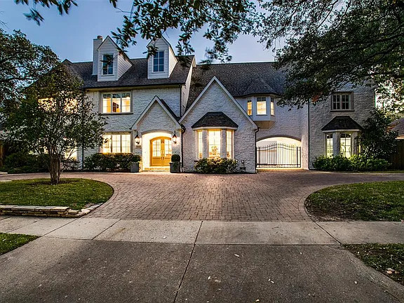 Listed At $4.95 Million, This Phenomenal Transitional Home In Highland Park Texas Provides Effortlessly Entertainment And Premium Furniture