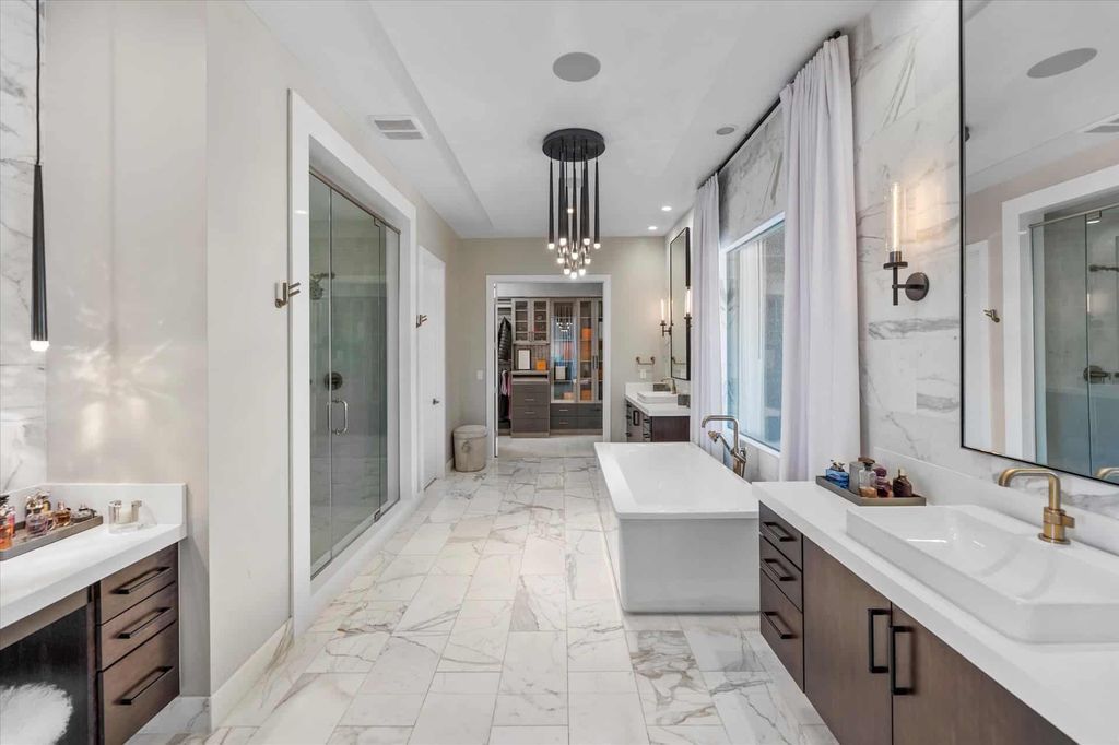 A-Designer-Dream-Home-with-A-Thoughtfully-Designed-Open-Floor-Plan-in-Las-Vegas-is-Selling-for-3.7-Million-17