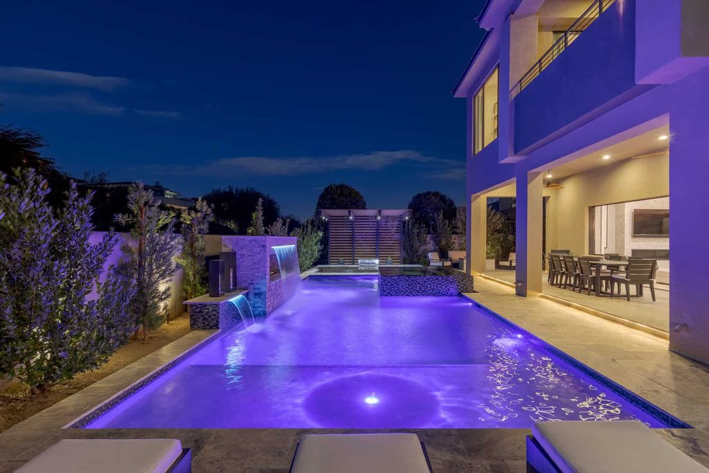 A-Designer-Dream-Home-with-A-Thoughtfully-Designed-Open-Floor-Plan-in-Las-Vegas-is-Selling-for-3.7-Million-28